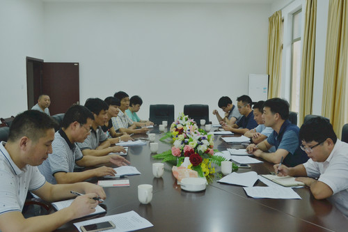 葉莉：龍巖市項目督察組到海峽科化龍巖分公司督查簽約項目進(jìn)展情況，圖為座談會。[3].jpg
