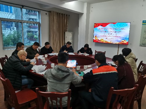 富興建設(shè)+揭麗�?海峽科化公司黨委副書記、常務(wù)副總經(jīng)理、工會主席鄭慶樟巡聽旁聽富興建設(shè)公司黨委理論中心組學(xué)習(xí)會~1.jpg