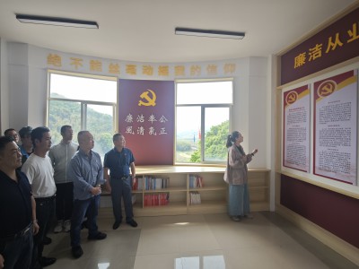 格式工廠福安陳宇恒：圖為開(kāi)展現(xiàn)場(chǎng)教學(xué) (2).jpg