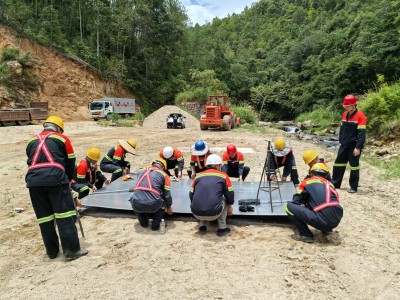格式工廠富興建設公司成功完成鈦鋼板爆破焊接_.jpg